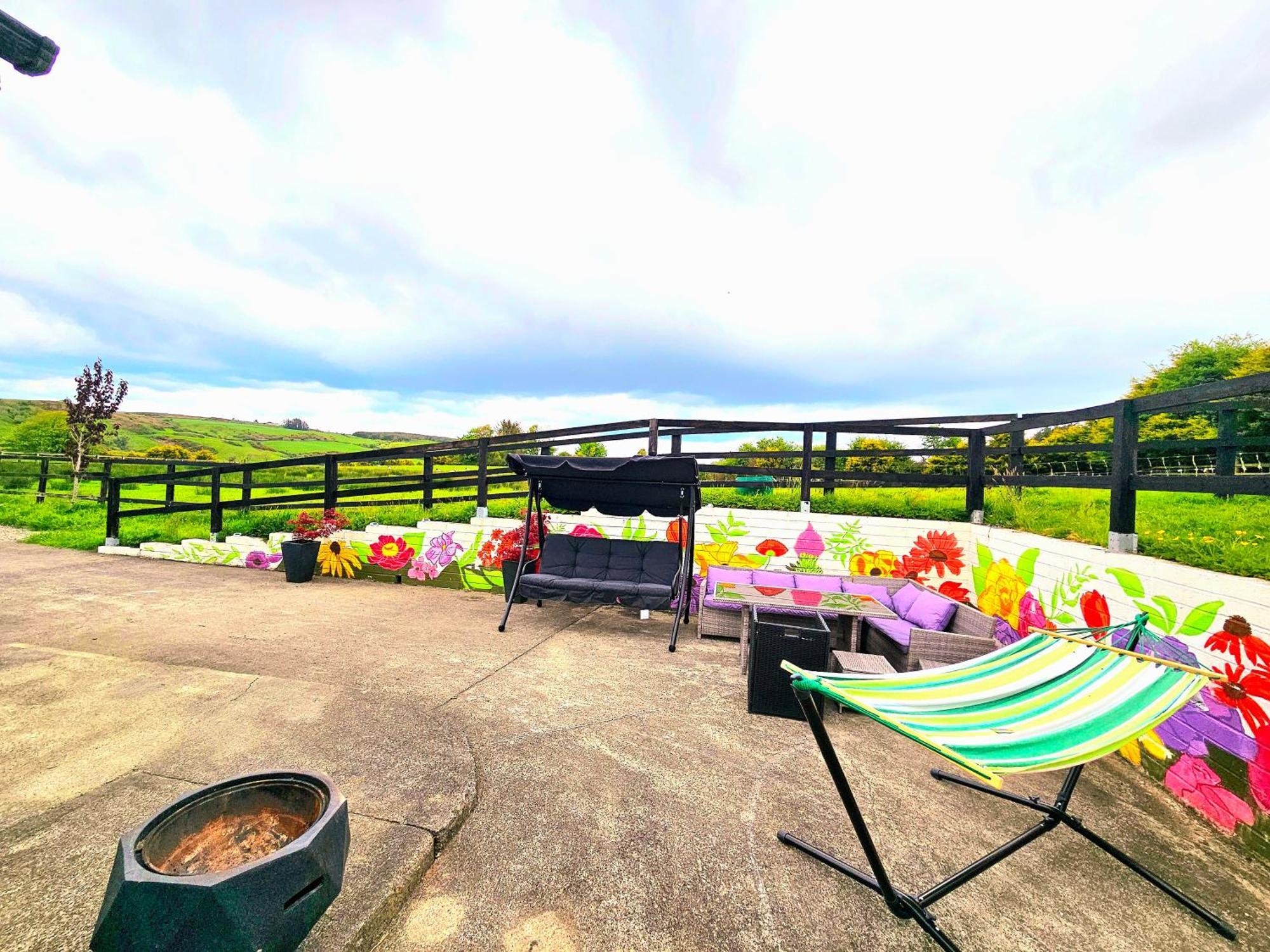 N0 2 Greystones Clock Tower Lodge Leap エクステリア 写真